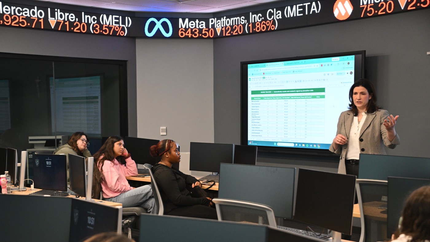 People in financial lab