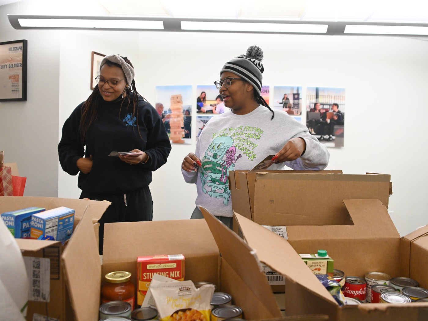Students preparing Thanksgiving baskets